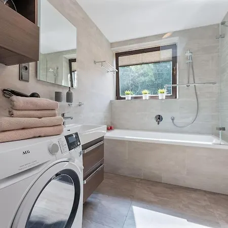 Adelka 104, Private Wellness - Whirlpool, Sauna, Parking Appartement