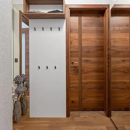 Adelka 104, Private Wellness - Whirlpool, Sauna, Parking Appartement *